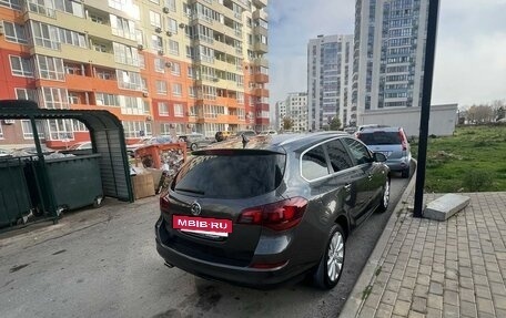 Opel Astra J, 2011 год, 890 000 рублей, 2 фотография