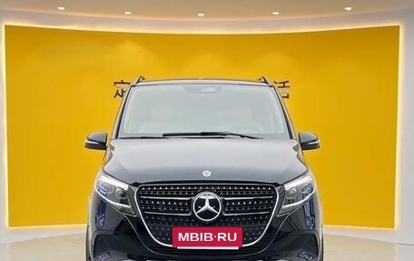 Mercedes-Benz V-Класс, 2025 год, 9 500 000 рублей, 2 фотография