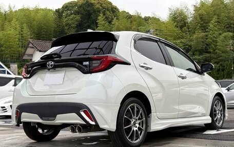 Toyota Yaris, 2022 год, 1 287 000 рублей, 9 фотография