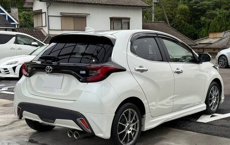 Toyota Yaris, 2022 год, 1 287 000 рублей, 7 фотография