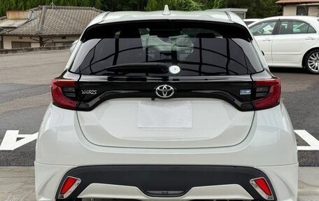 Toyota Yaris, 2022 год, 1 287 000 рублей, 8 фотография