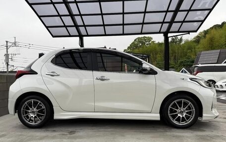 Toyota Yaris, 2022 год, 1 287 000 рублей, 12 фотография