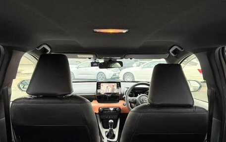 Toyota Yaris, 2022 год, 1 287 000 рублей, 23 фотография