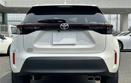 Toyota Yaris Cross, 2023 год, 1 597 000 рублей, 5 фотография