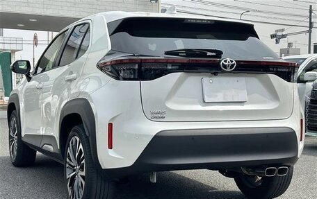 Toyota Yaris Cross, 2023 год, 1 597 000 рублей, 6 фотография