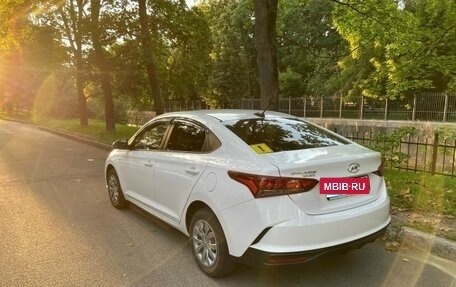 Hyundai Solaris II рестайлинг, 2022 год, 2 000 000 рублей, 2 фотография