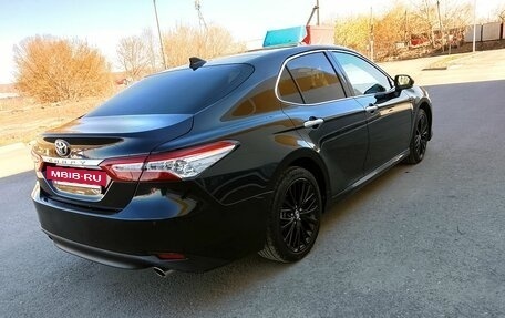 Toyota Camry, 2022 год, 3 200 000 рублей, 6 фотография