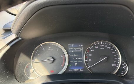 Lexus RX IV рестайлинг, 2019 год, 3 500 000 рублей, 9 фотография