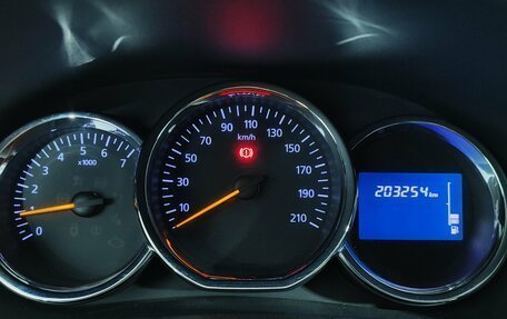 Renault Logan II, 2016 год, 685 000 рублей, 22 фотография