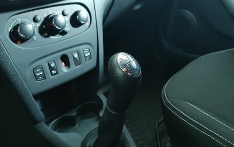 Renault Logan II, 2016 год, 685 000 рублей, 18 фотография