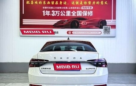 Skoda Superb III рестайлинг, 2021 год, 1 670 000 рублей, 3 фотография