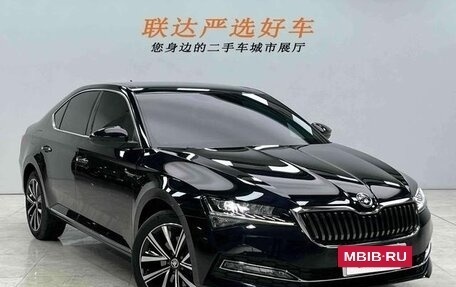 Skoda Superb III рестайлинг, 2025 год, 2 820 000 рублей, 3 фотография