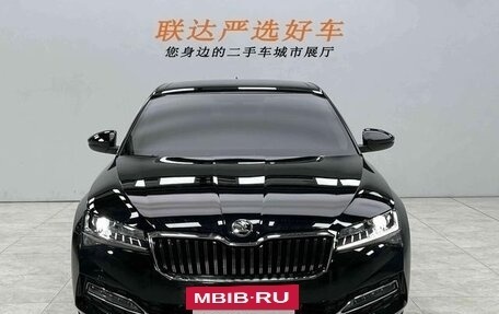 Skoda Superb III рестайлинг, 2025 год, 2 820 000 рублей, 2 фотография