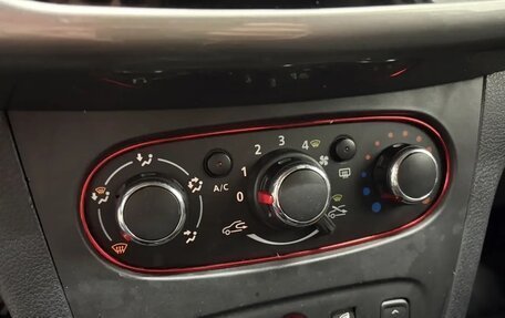 Renault Logan II, 2018 год, 950 000 рублей, 16 фотография