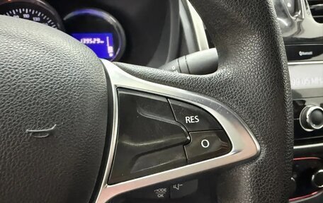Renault Logan II, 2018 год, 950 000 рублей, 13 фотография