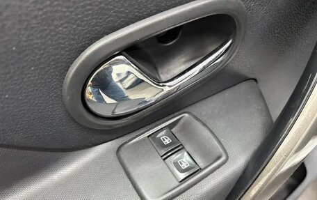 Renault Logan II, 2018 год, 950 000 рублей, 19 фотография