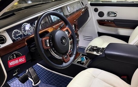 Rolls-Royce Phantom VIII, 2017 год, 42 000 000 рублей, 12 фотография