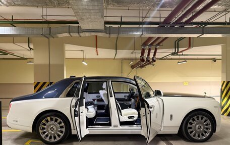 Rolls-Royce Phantom VIII, 2017 год, 42 000 000 рублей, 23 фотография