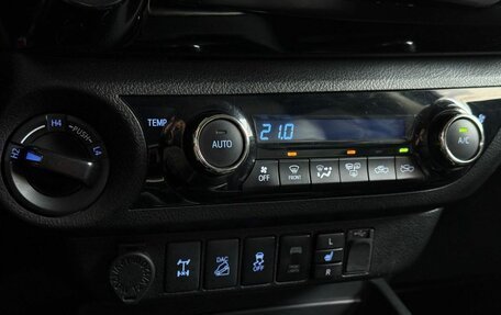 Toyota Hilux VIII, 2017 год, 3 899 000 рублей, 15 фотография