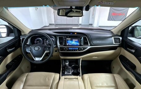 Toyota Highlander III, 2014 год, 3 139 000 рублей, 11 фотография