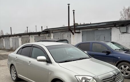 Toyota Avensis III рестайлинг, 2006 год, 800 000 рублей, 1 фотография