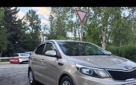 KIA Rio III рестайлинг, 2015 год, 920 000 рублей, 2 фотография