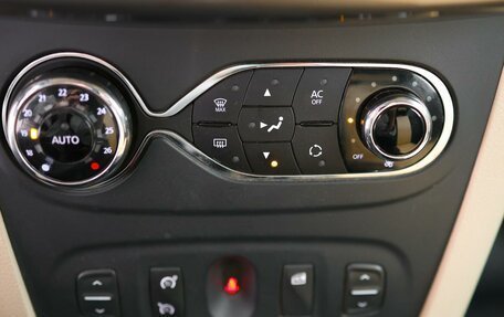 Renault Logan II, 2015 год, 999 000 рублей, 13 фотография