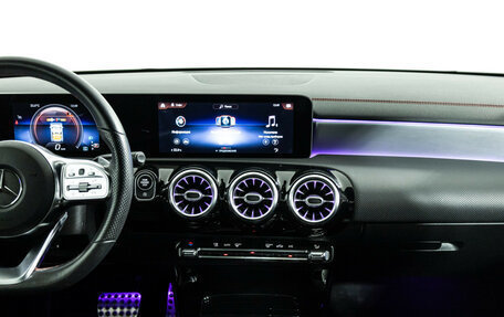 Mercedes-Benz CLA, 2019 год, 2 749 700 рублей, 14 фотография