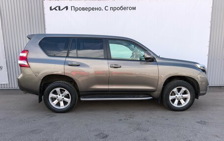 Toyota Land Cruiser Prado 150 рестайлинг 2, 2014 год, 3 100 000 рублей, 3 фотография