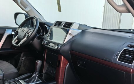 Toyota Land Cruiser Prado 150 рестайлинг 2, 2014 год, 3 100 000 рублей, 8 фотография