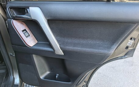 Toyota Land Cruiser Prado 150 рестайлинг 2, 2014 год, 3 100 000 рублей, 15 фотография