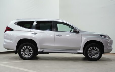 Mitsubishi Pajero Sport III рестайлинг, 2021 год, 4 570 000 рублей, 4 фотография