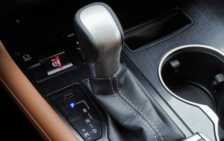 Lexus RX IV рестайлинг, 2020 год, 5 880 000 рублей, 32 фотография