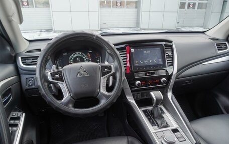 Mitsubishi Pajero Sport III рестайлинг, 2021 год, 4 570 000 рублей, 9 фотография