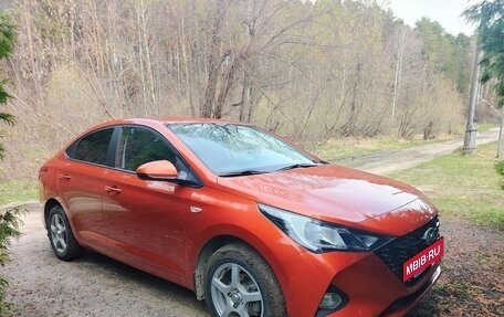 Hyundai Solaris II рестайлинг, 2021 год, 1 620 000 рублей, 4 фотография