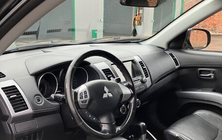 Mitsubishi Outlander III рестайлинг 3, 2011 год, 1 450 000 рублей, 9 фотография