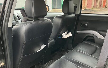 Mitsubishi Outlander III рестайлинг 3, 2011 год, 1 450 000 рублей, 10 фотография