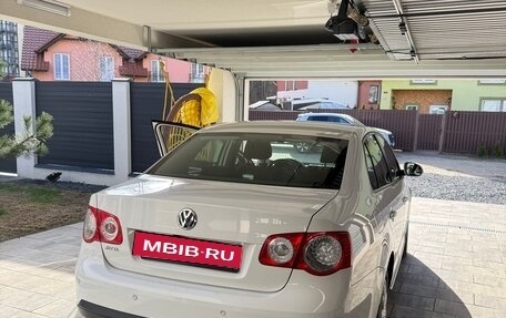 Volkswagen Jetta VI, 2010 год, 1 050 000 рублей, 4 фотография