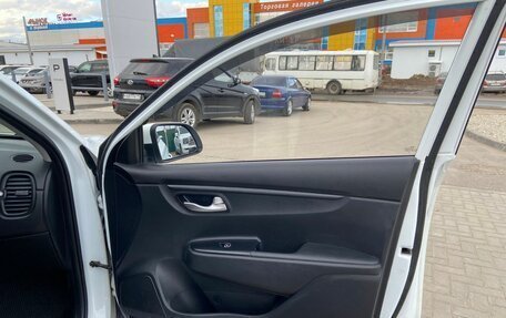 KIA Rio IV, 2018 год, 1 485 000 рублей, 8 фотография