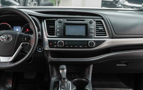 Toyota Highlander III, 2014 год, 2 490 000 рублей, 16 фотография