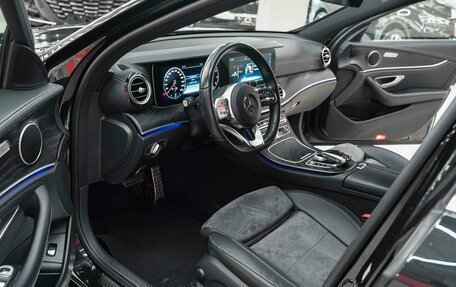 Mercedes-Benz E-Класс, 2020 год, 3 190 000 рублей, 6 фотография