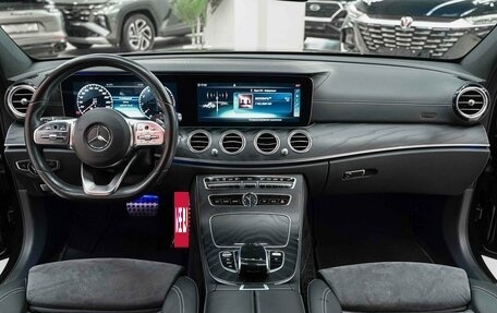 Mercedes-Benz E-Класс, 2020 год, 3 190 000 рублей, 10 фотография