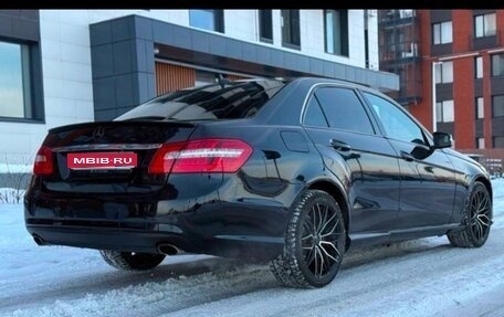 Mercedes-Benz E-Класс, 2011 год, 950 000 рублей, 1 фотография