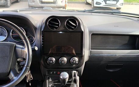 Jeep Liberty (Patriot), 2010 год, 750 000 рублей, 5 фотография