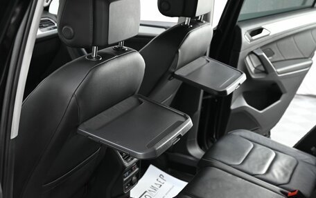 Volkswagen Tiguan II, 2018 год, 1 925 000 рублей, 7 фотография