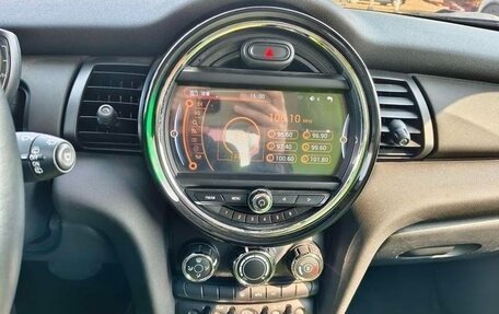 MINI Hatch, 2018 год, 1 560 000 рублей, 12 фотография