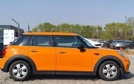 MINI Hatch, 2018 год, 1 560 000 рублей, 4 фотография