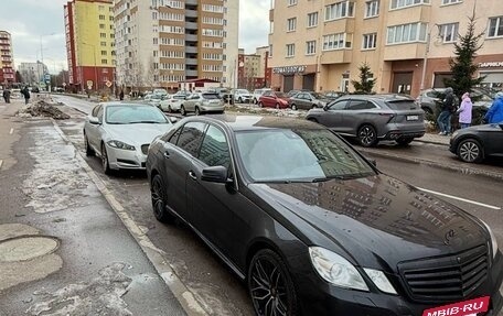 Mercedes-Benz E-Класс, 2011 год, 950 000 рублей, 3 фотография