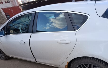 Opel Astra J, 2012 год, 690 000 рублей, 3 фотография