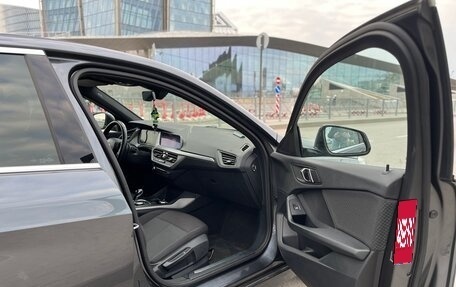 BMW 1 серия, 2020 год, 1 850 000 рублей, 13 фотография